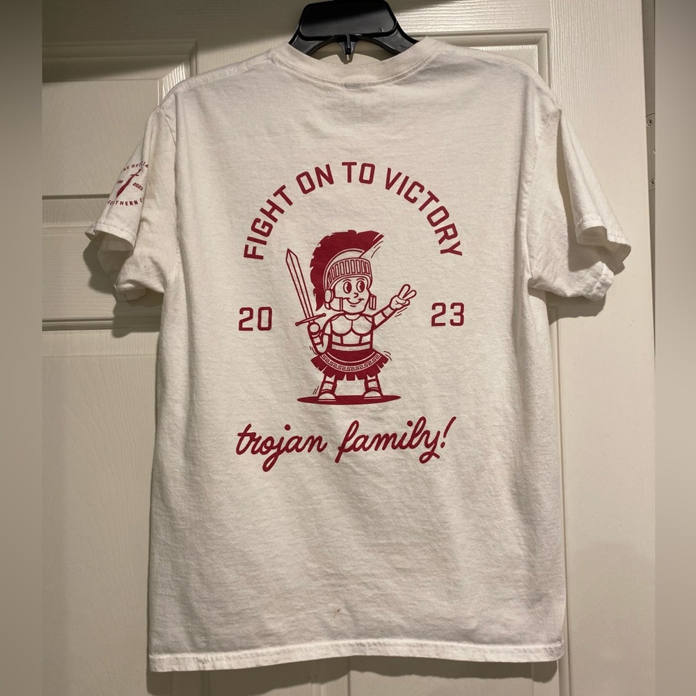 💥USC Trojans 2023 t shirt unisex medium Flaw